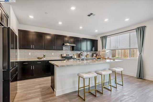 5360 Trimonti Cir, Antioch CA: https://media.crmls.org/mediaz/65569a52-8d29-4074-ad3e-069727075bc0.jpg