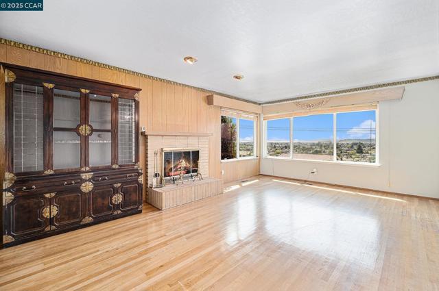 5955 Ralston Ave, Richmond CA: https://media.crmls.org/mediaz/6556e376-77dc-421c-af44-163387ec62d0.jpg