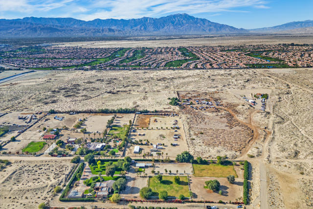 36706 Dune Palms Road, Indio CA: https://media.crmls.org/mediaz/6556fb35-12d4-4765-8e22-0a434d004144.jpg
