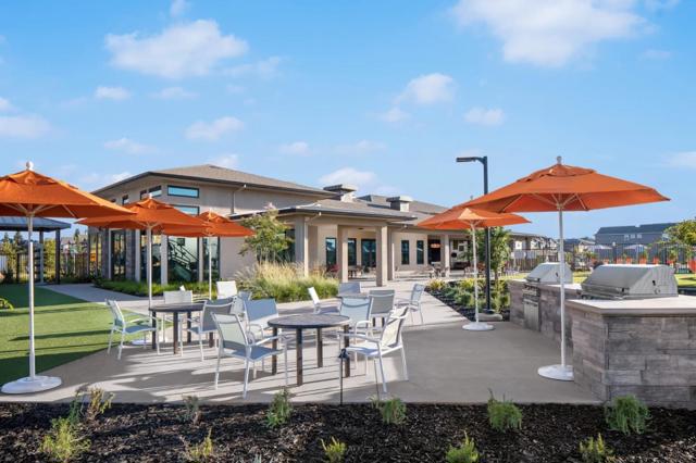 2800 High Tide Avenue, Sacramento CA: https://media.crmls.org/mediaz/6557a4ee-808f-47e3-ad3b-0dd3d2fa057b.jpg