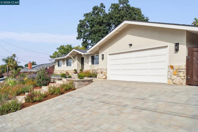 3739 Northridge Dr, Concord CA: https://media.crmls.org/mediaz/6557f23f-20b0-487f-91f1-3d8ff319fa60.jpg