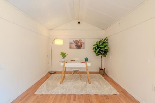 647 Canyon Drive, Pacifica CA: https://media.crmls.org/mediaz/6558156b-44bf-4a6c-8e78-8e800b64cde4.jpg