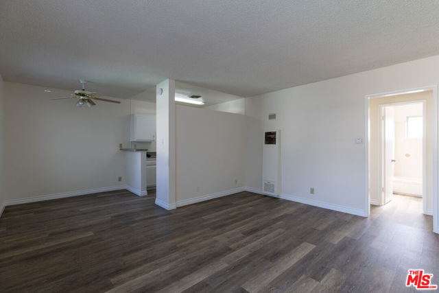 1295 FEDERAL Avenue, Los Angeles CA: https://media.crmls.org/mediaz/65584e14-07ac-4563-be08-61f67f7274b6.jpg