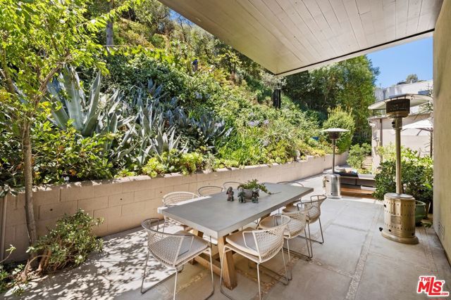 2509 Greenvalley Road, Los Angeles CA: https://media.crmls.org/mediaz/6558ab27-3ea3-494b-ae33-547d4c3c1ca5.jpg