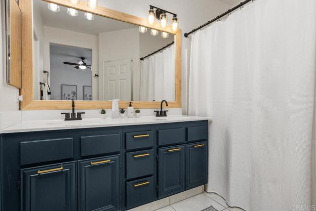 646 Sumner Way, Oceanside CA: https://media.crmls.org/mediaz/6558b189-b587-4444-8ce0-fca8bd708124.jpg