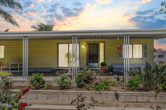 Detail Gallery Image 4 of 28 For 8 204 Calle Fronte #204,  Camarillo,  CA 93012 - 2 Beds | 2 Baths