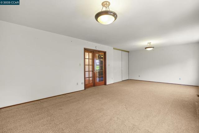 801 Laurel Ct, Rodeo CA: https://media.crmls.org/mediaz/6558d76e-cb69-441f-bbf2-91cbfbaa5c56.jpg