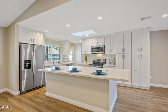 Detail Gallery Image 10 of 76 For 13325 Village 13, Camarillo,  CA 93012 - 3 Beds | 2 Baths