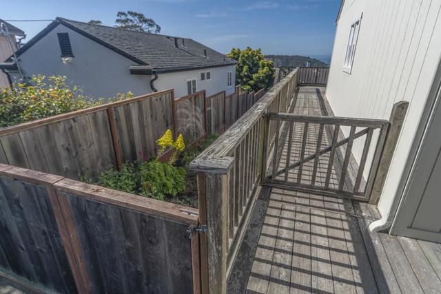 854 Kelmore Street, Moss Beach CA: https://media.crmls.org/mediaz/6558f64e-88a9-42e8-9732-2723fb35f761.jpg
