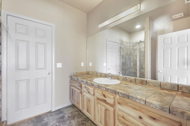 49110 Vista Drive, Morongo Valley CA: https://media.crmls.org/mediaz/6559113c-883d-4b61-8ca4-143c01f79b12.jpg