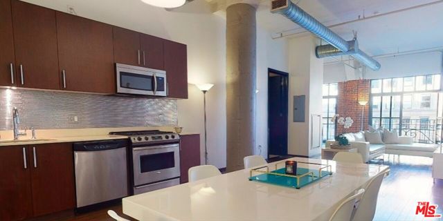 1645 N Vine Street, Los Angeles CA: https://media.crmls.org/mediaz/65596281-2cde-485e-8c33-39cd2871262f.jpg