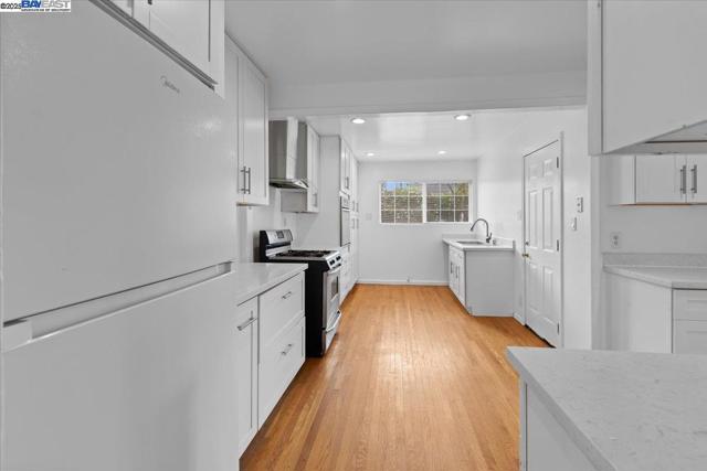 19650 San Miguel Ave, Castro Valley CA: https://media.crmls.org/mediaz/65598578-86ba-493c-b1fa-cfa5752dfed5.jpg