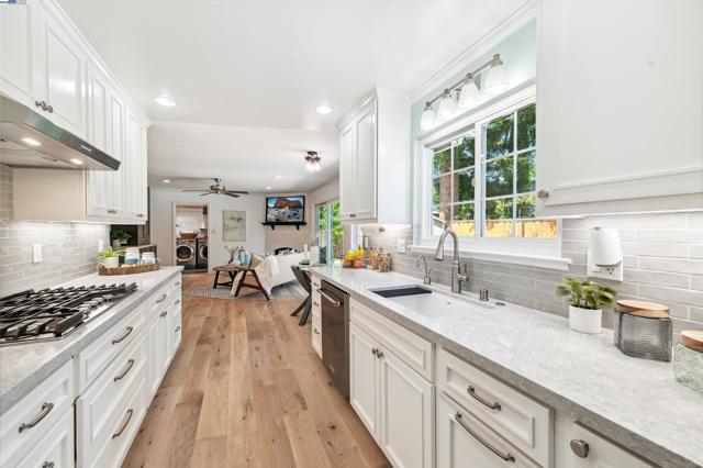 4839 Merganser Ct, Pleasanton CA: https://media.crmls.org/mediaz/655b433a-ce9c-491d-b4e3-c39efc2aaba5.jpg