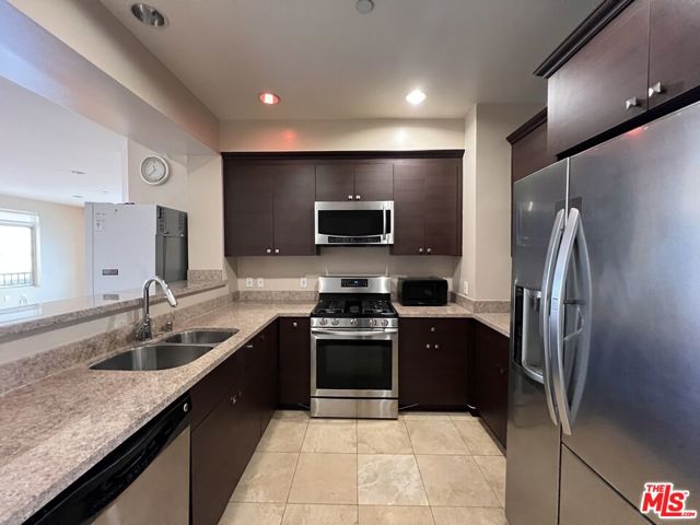 991 Arapahoe Street, Los Angeles CA: https://media.crmls.org/mediaz/655b4f42-f44a-4e51-9681-6cc57cfc6620.jpg