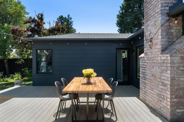 137 30th Avenue, San Mateo CA: https://media.crmls.org/mediaz/655b7204-147f-4146-8e9b-38d136d4ebd7.jpg
