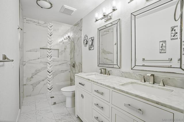 5241 Alamosa Park Dr, Oceanside CA: https://media.crmls.org/mediaz/655d39a4-0b62-440a-92e6-4ffb39099b44.jpg