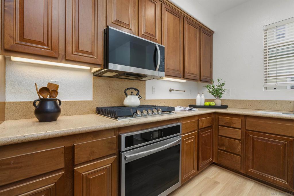 MLS #250031902SD img 19