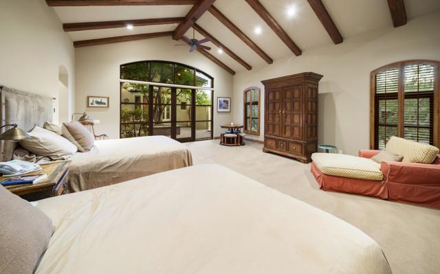 49518 Hidden Valley N Trail, Indian Wells CA: https://media.crmls.org/mediaz/655dd142-a050-474f-8088-c77f863729e8.jpg