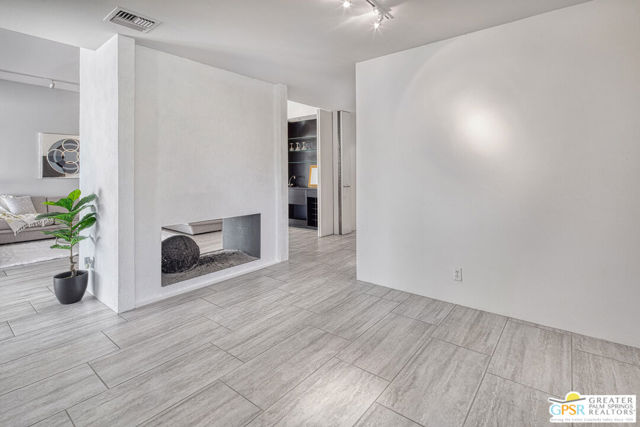 70120 Frank Sinatra Drive, Rancho Mirage CA: https://media.crmls.org/mediaz/655eca41-3651-4306-8b85-1cd506465401.jpg