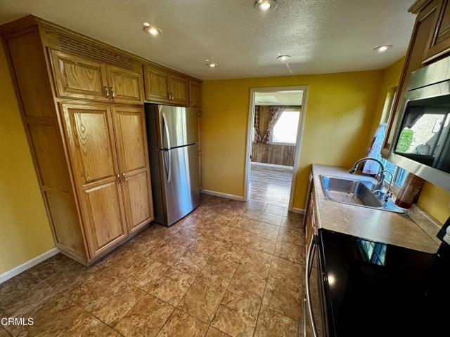 37203 Village 37, Camarillo CA: https://media.crmls.org/mediaz/655f43d6-b529-4bc0-ba5a-d084243b22b8.jpg