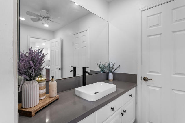 Image 16 of 68 For 72915 Deer Grass Drive