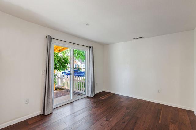 1554 Rosette Way, Gilroy CA: https://media.crmls.org/mediaz/65609d9e-34a6-4d2d-aa05-437e0f9b6ae3.jpg