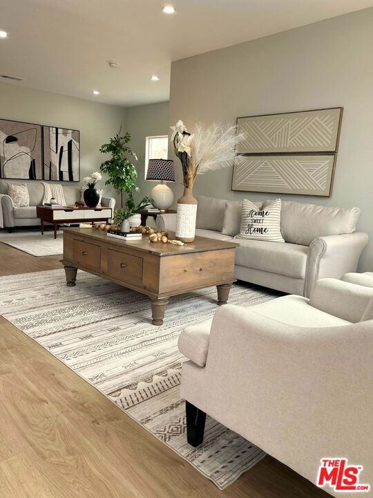 4649 W 152nd Street, Lawndale CA: https://media.crmls.org/mediaz/6560a5d8-94aa-48c9-891f-8f43639a47bd.jpg