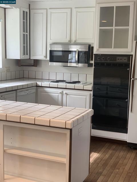 1766 Crescent Dr, Walnut Creek CA: https://media.crmls.org/mediaz/6560b56b-5f2f-489a-a1f5-bca50ff19595.jpg