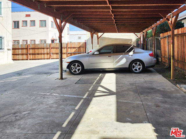1342 S Bronson Avenue, Los Angeles CA: https://media.crmls.org/mediaz/6560e920-b499-423a-86d8-d4cdd45bce0e.jpg