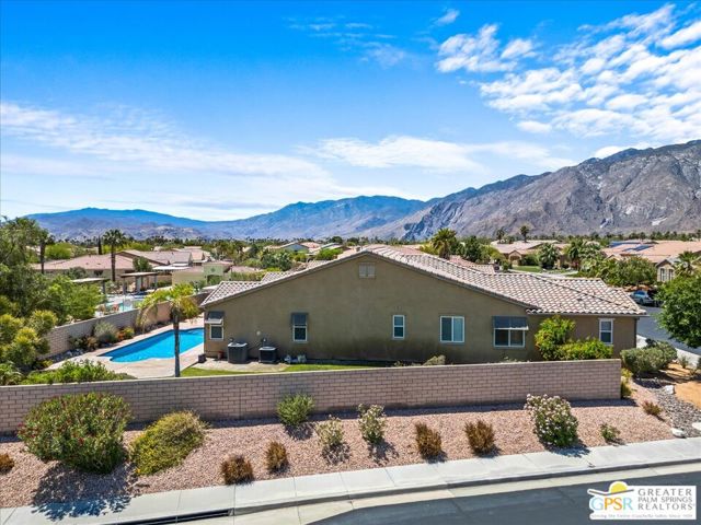 3764 Serenity Trail, Palm Springs CA: https://media.crmls.org/mediaz/65611814-0167-4604-a12d-537cb7b09f19.jpg
