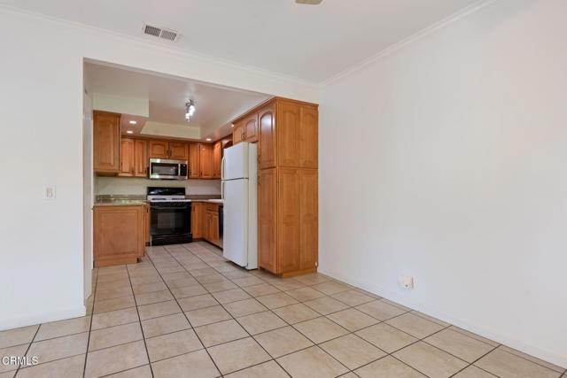 Detail Gallery Image 10 of 22 For 331 Northgate Dr #D,  Goleta,  CA 93117 - 3 Beds | 2 Baths