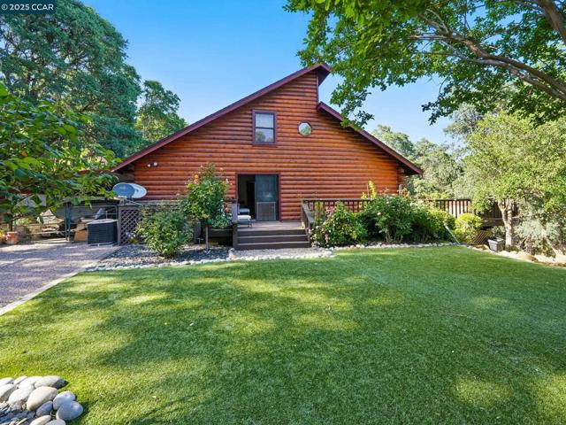 2000 Curry Canyon Rd, Clayton CA: https://media.crmls.org/mediaz/65616465-0516-4526-a383-3b30cdbbef77.jpg