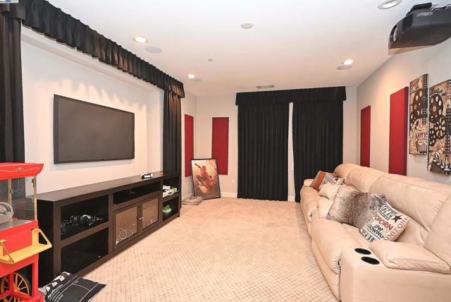 3009 Drysdale St, Danville CA: https://media.crmls.org/mediaz/65628376-3726-4a31-bbe9-d1451914479b.jpg