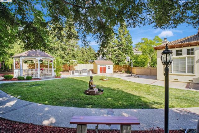 744 Bodega Ct, Fremont CA: https://media.crmls.org/mediaz/6562eb1f-9404-406b-a78b-14153d8feab6.jpg