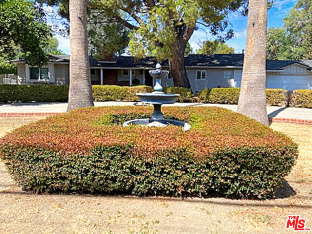 22923 Mariano Street photo 8