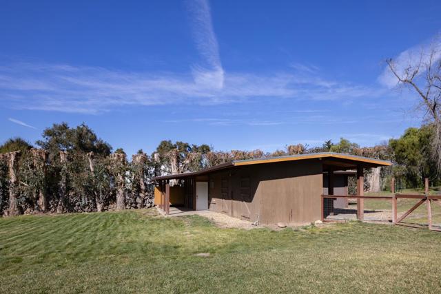 332 W Carmel Valley Road, Carmel Valley CA: https://media.crmls.org/mediaz/6563842c-cf42-4343-bdd6-a8e6591baa19.jpg