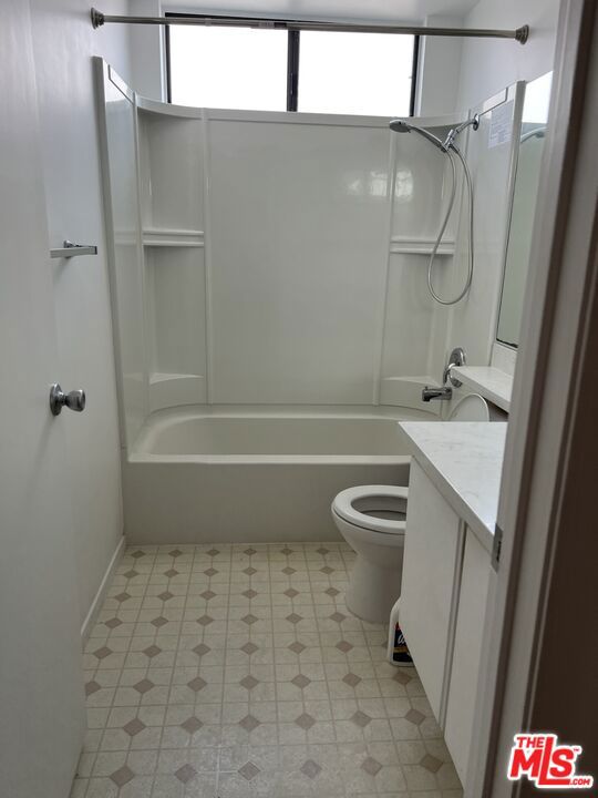 2nd bathroom