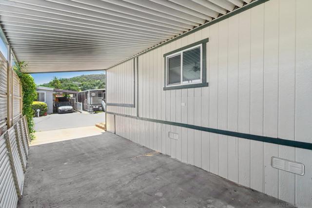 28890 Lilac Rd, Valley Center CA: https://media.crmls.org/mediaz/65648eba-3944-432b-bf61-cb657ff5a9ce.jpg