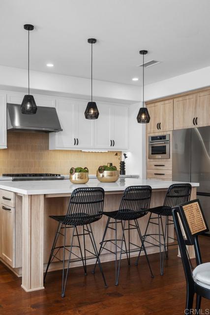 7661 Sitio Algodon, Carlsbad CA: https://media.crmls.org/mediaz/6564d088-632d-46d7-868d-97a482b64db0.jpg