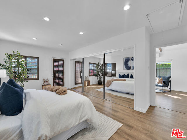 4215 Mentone Avenue, Culver City CA: https://media.crmls.org/mediaz/6564d5d1-16bf-4386-8b03-05ccb018a522.jpg
