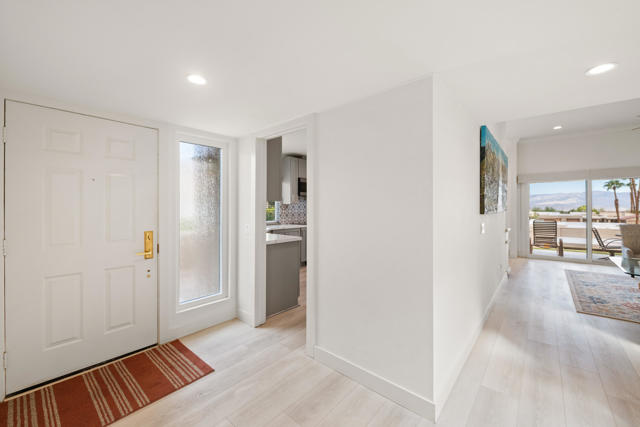 72516 Sandstone Lane, Palm Desert CA: https://media.crmls.org/mediaz/65658ea6-763f-45ca-833b-75fbc44c2fc3.jpg