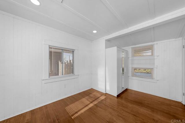 Image 15 of 17 For 271 Naples Street