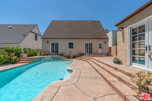 2310 Santa Anita Avenue, Altadena CA: https://media.crmls.org/mediaz/6565c9ef-9c2f-4c1f-9ea7-2e2f059c8f27.jpg