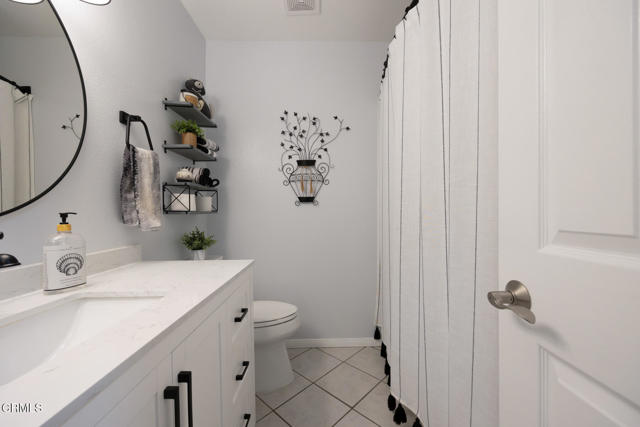 22671 Cheryl Way, Lake Forest CA: https://media.crmls.org/mediaz/6565fdee-eb1b-48e3-8ba6-536dd228be17.jpg