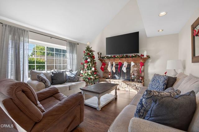 Detail Gallery Image 8 of 36 For 1327 Johnson Dr, Ventura,  CA 93003 - 3 Beds | 2/1 Baths