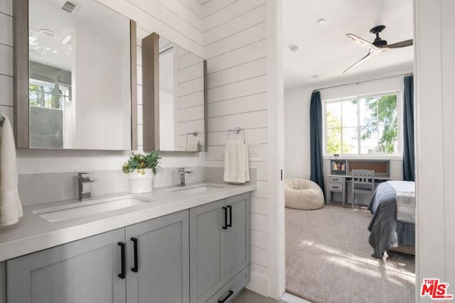 Image 28 of 39 For 11813 Woodbine Avenue