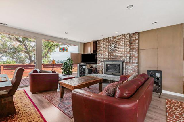 216 Enterprise Road, Hollister CA: https://media.crmls.org/mediaz/656699eb-eaae-49ad-89cd-a0393f2c0656.jpg