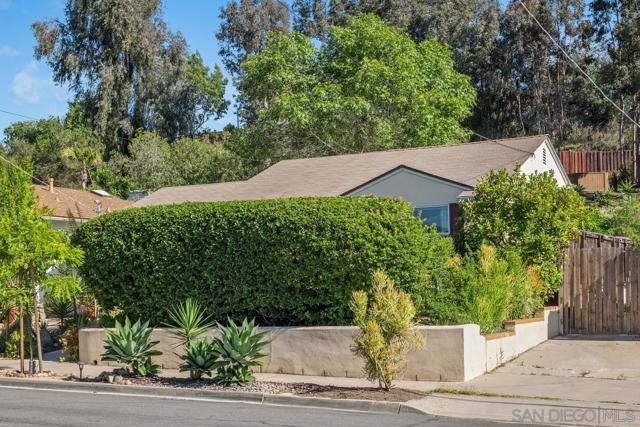 8455 Nentra St, La Mesa CA: https://media.crmls.org/mediaz/65669a04-5465-4198-bea4-6482dc96eafc.jpg