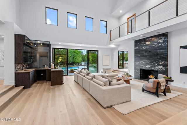 4199 Woodlane Court, Westlake Village CA: https://media.crmls.org/mediaz/6566a760-1b32-4a85-ab5a-3c792d1a33e0.jpg