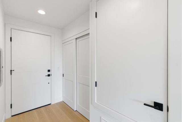 560 El Camino Real, San Carlos CA: https://media.crmls.org/mediaz/6566b05d-ed2f-4af4-93bd-1a996ea0d7e8.jpg